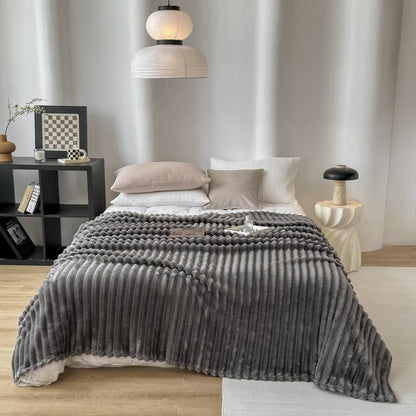 Multifunctional Warm Velvet Blanket