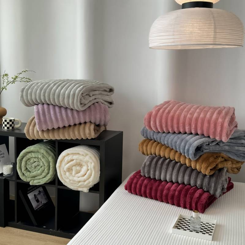 Multifunctional Warm Velvet Blanket