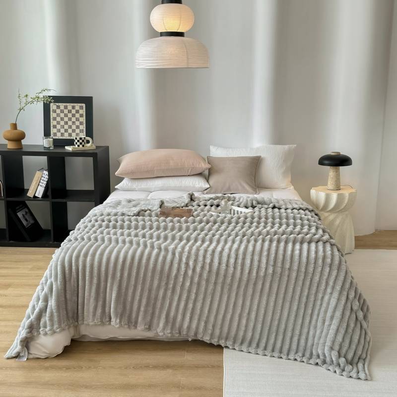 Multifunctional Warm Velvet Blanket