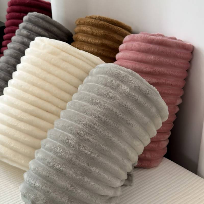 Multifunctional Warm Velvet Blanket