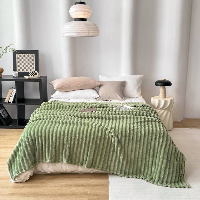 Multifunctional Warm Velvet Blanket