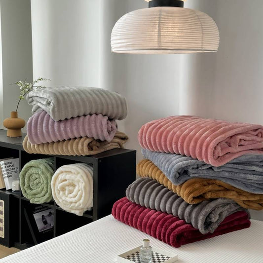 Multifunctional Warm Velvet Blanket